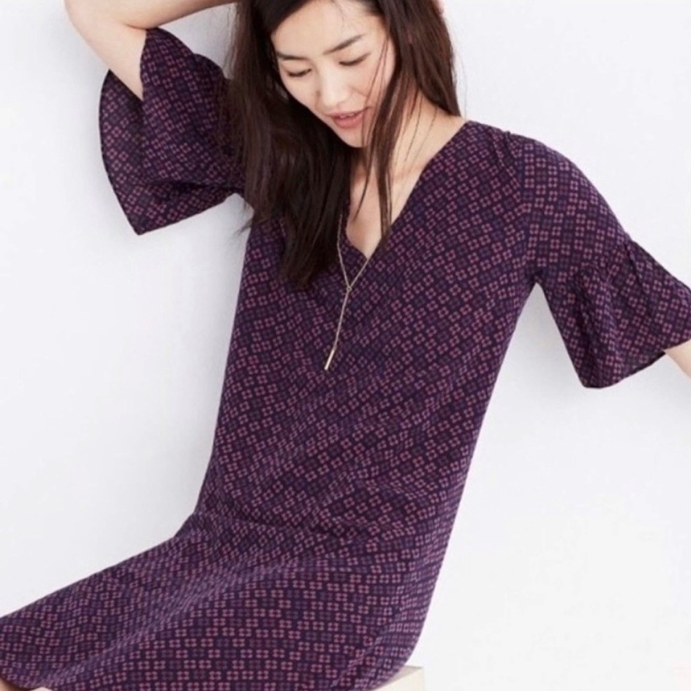 Madewell Silk Bell Sleeve V-Neck Painted Clover Mini Shift Dress